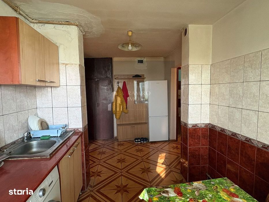 Apartament 3 camere decomandat -10 minute de metrou Aparatorii Patriei