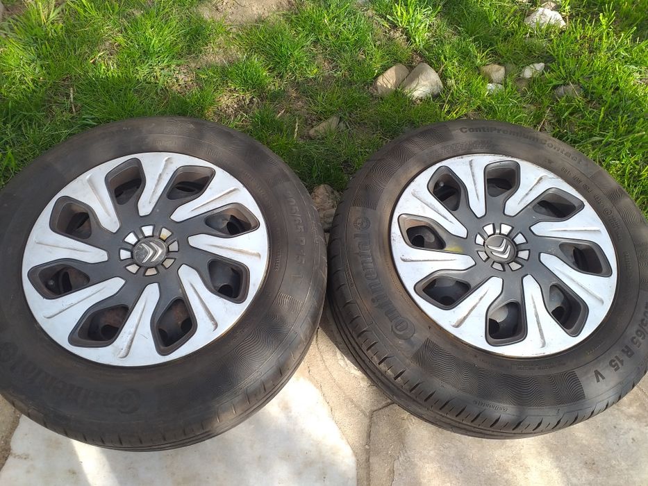 Гуми два броя 205/65/15