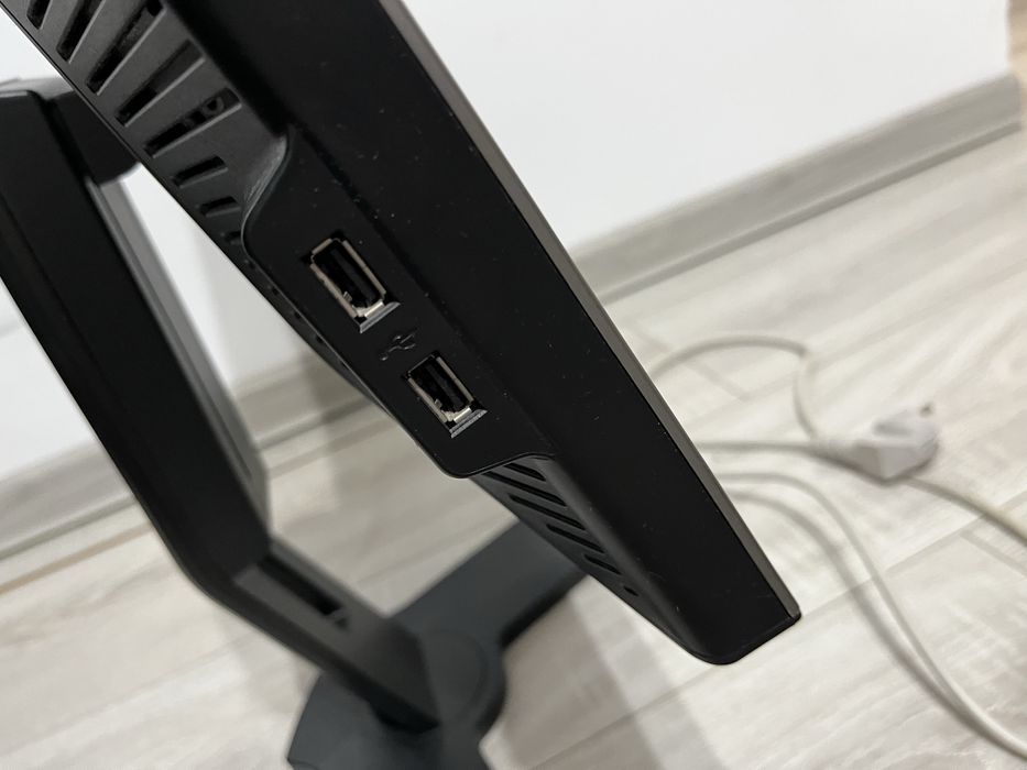 Monitor DELL  utilizat