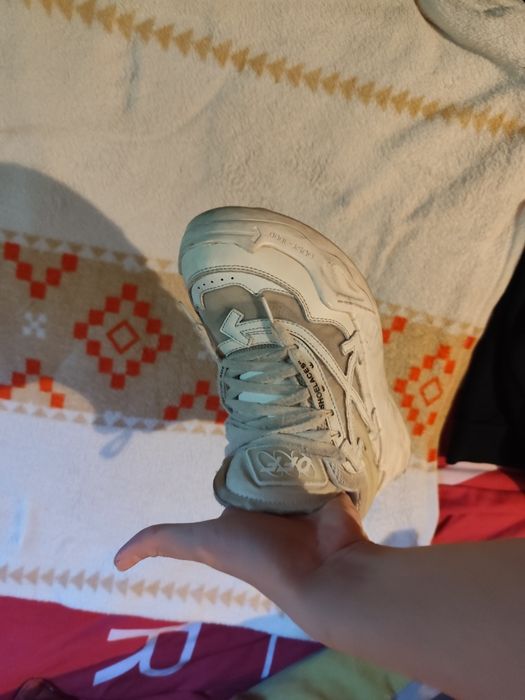 Off withe preț negociabil