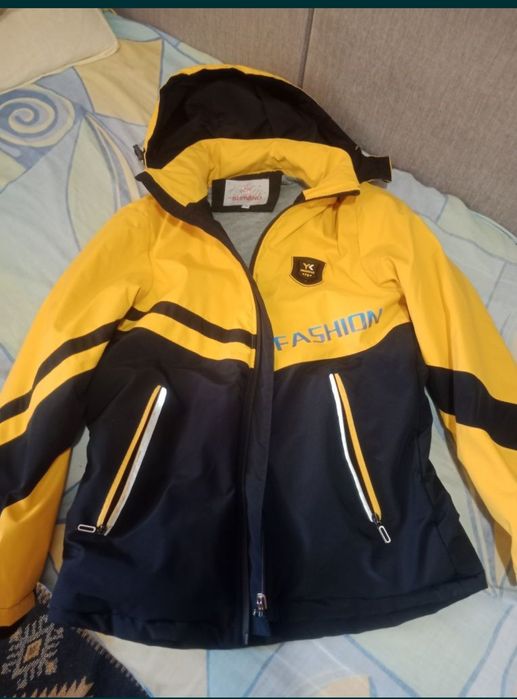 Продам куртку осень-весна на подростка