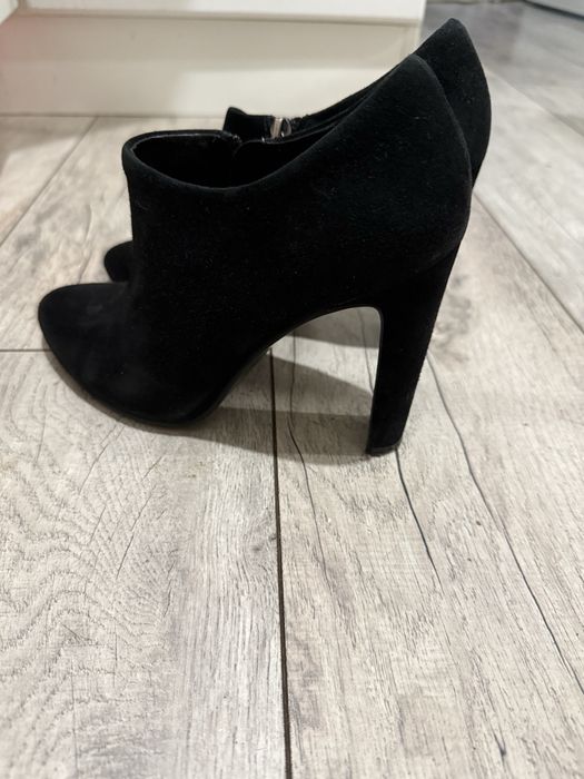 Продам  ботильоным Basconi  37 размер