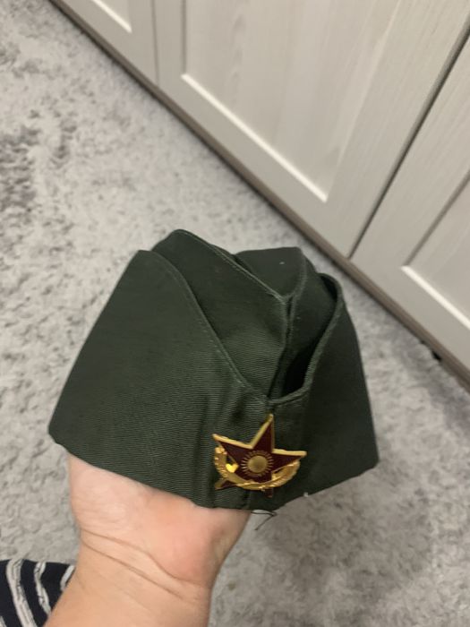 Пилотки военные.