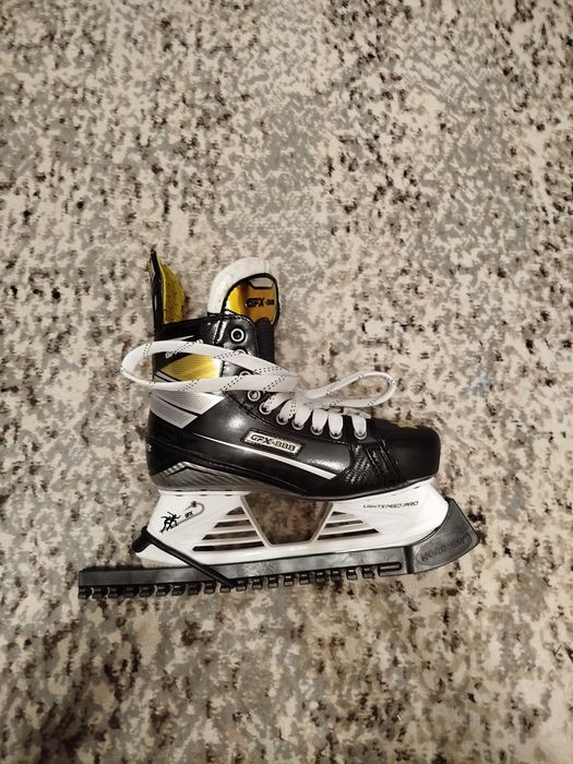 Хоккейные коньки