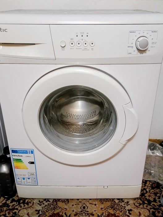 Vand masina de spalat INDESIT Innex , masina de spalat ARCTIC si congelator ZANUSSI.