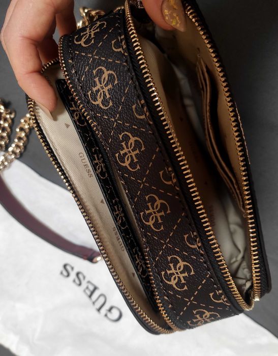 Дамска чанта Guess