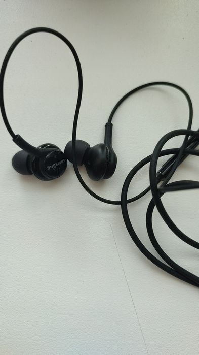 Продам  проводные наушники