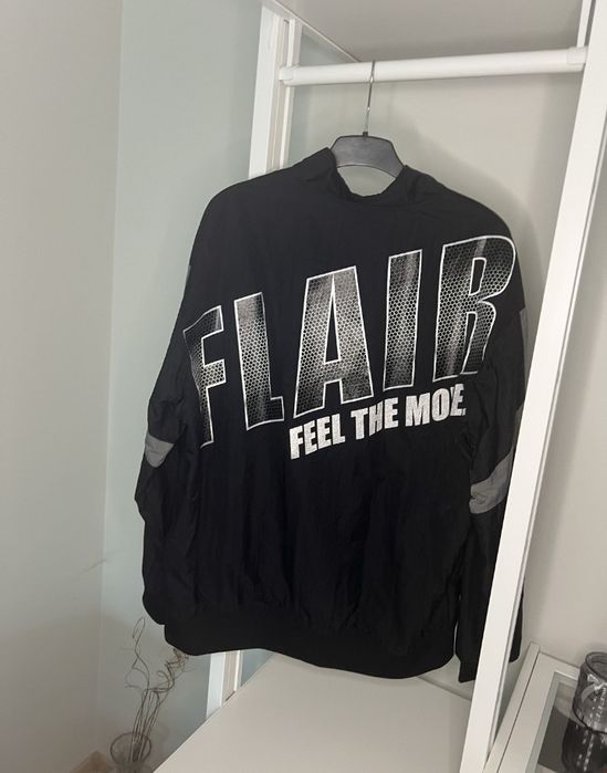 Продавам горница на Flair