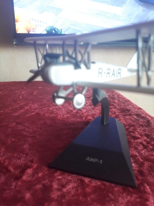 Модели самолётов АИР-1  МИГ-9