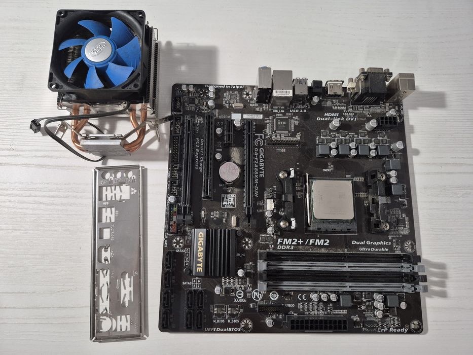 Placa de baza GA-F2A88XM-D3H si CPU AMD A10-6800K