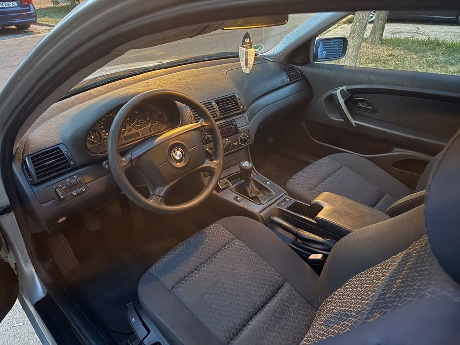 De vinzare bmw 318 I compact