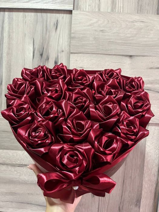 Розы из атласных лент Букет