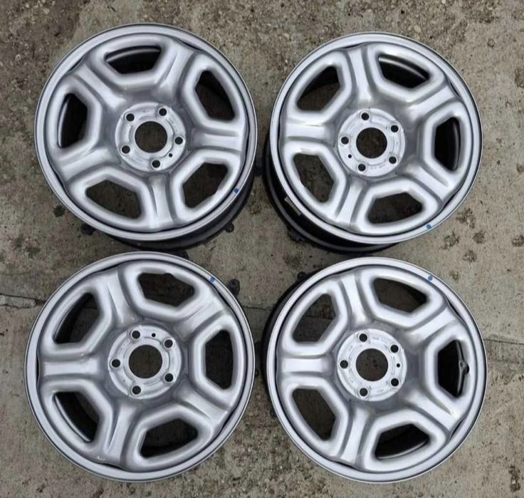 Jante duster 5x114.3mm r16