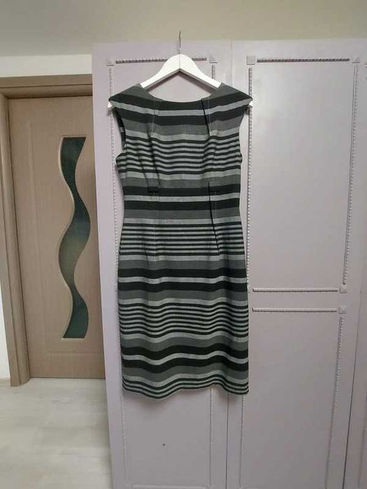Rochie Calvin Klein, elegantă, dungi gri-negru, mărimea estimată M