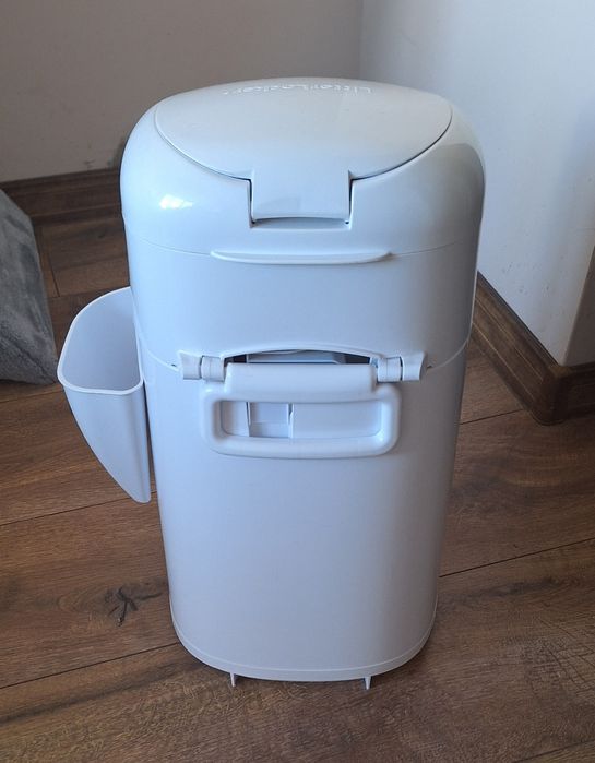 Контейнер за котешка тоалетна
