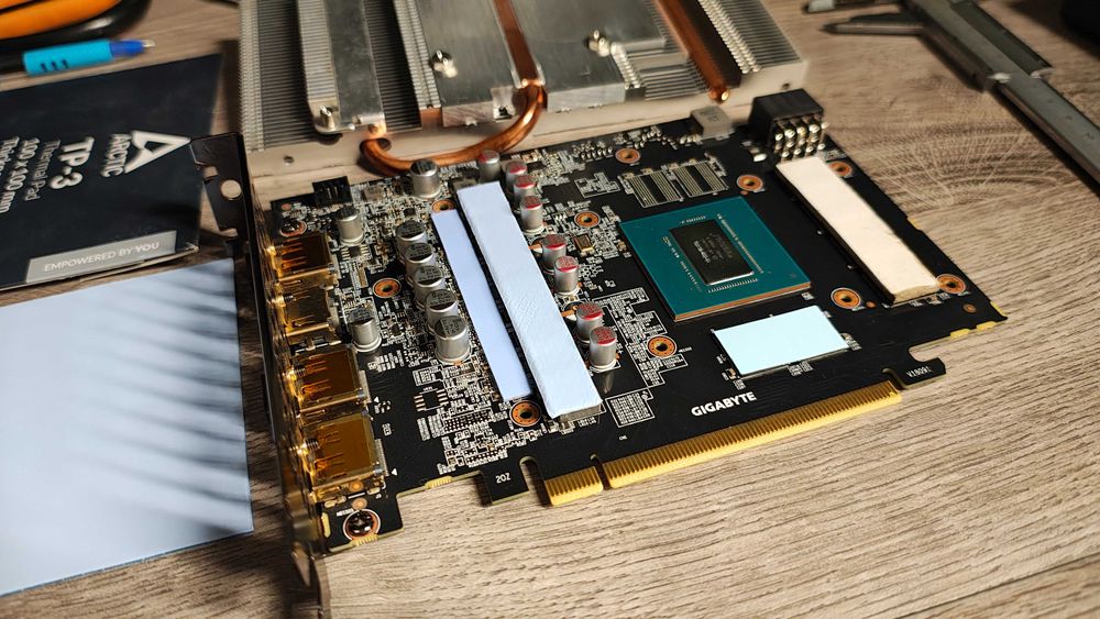 Rezervat - placa video Gigabyte GTX 1660 Ti 6GB GDDR6