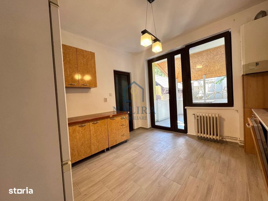 Casa cu 5 camere de inchiriat langa Parcul Regina Maria