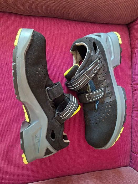 Pantofi de vara tip sanda UVEX 8542.8 S1 SRC ESD marimea 46 , zero km