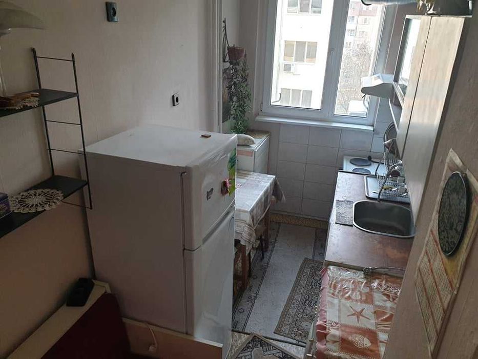 Дава се под наем Едностаен апартамент в Бургас, Зорница - 33 кв.м за 105 € - Снимка #3