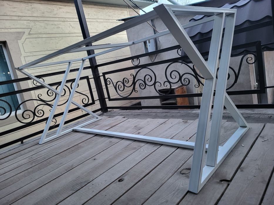 Стол металлический