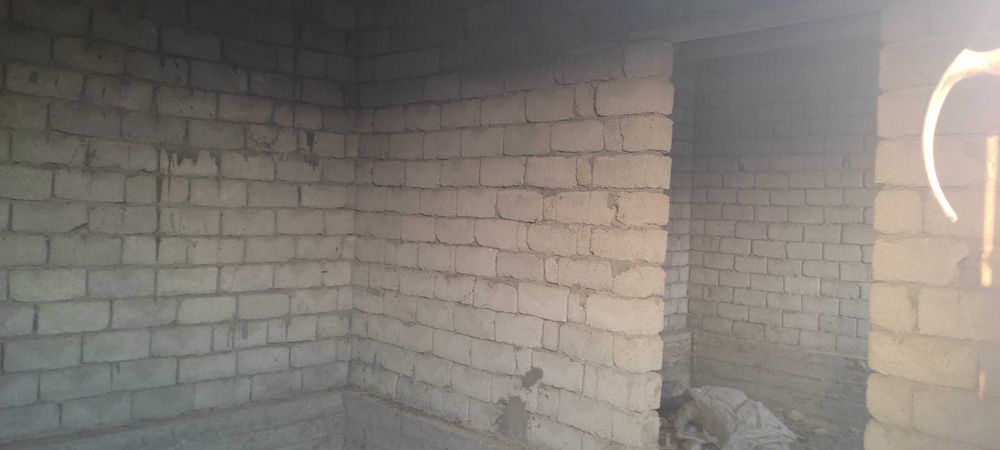 Продам участок 13 соток с домом!дом в черновом отделке 2 комнаты!