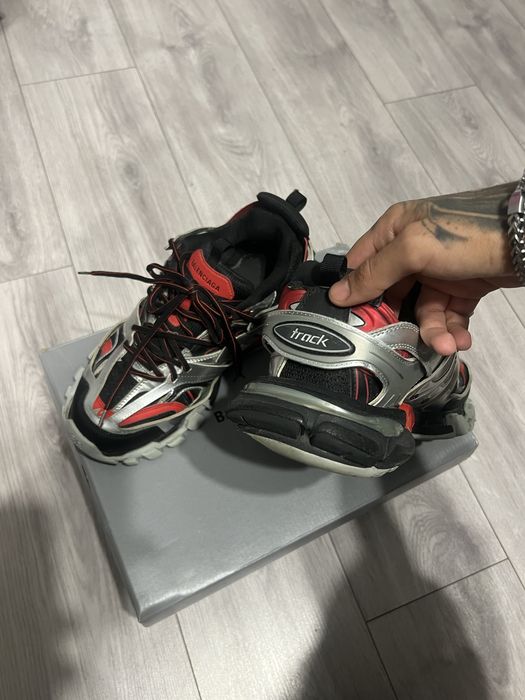 Balenciaga track