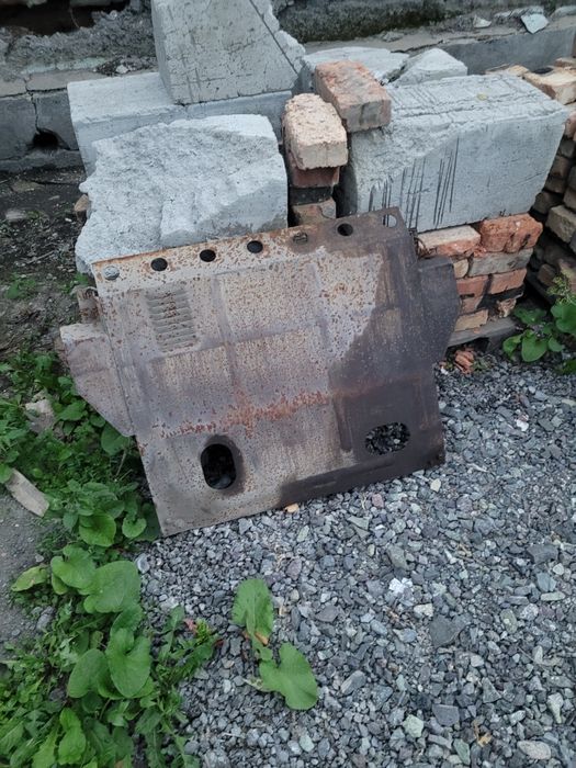 Продам зашиту двигателя