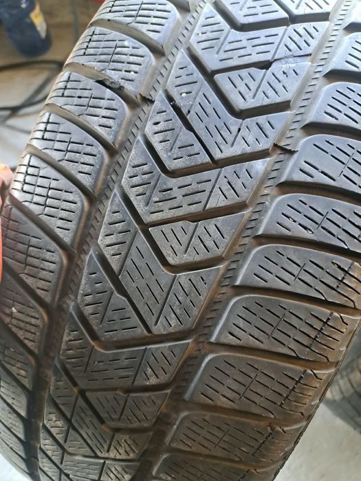 4 anvelope iarnă 235 65 r17 Pirelli