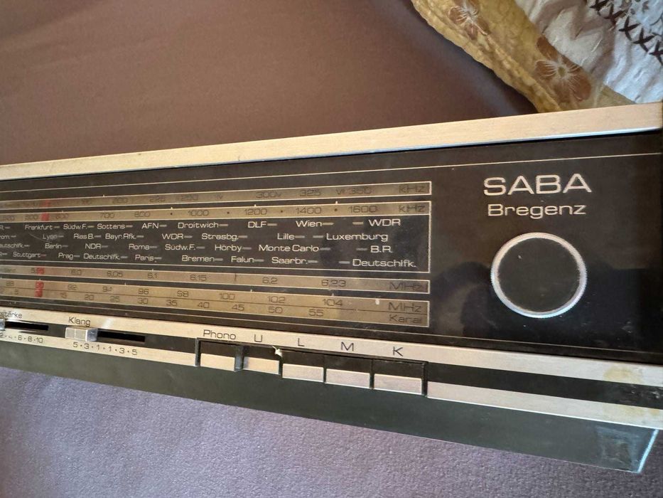 Два броя Радио SABA