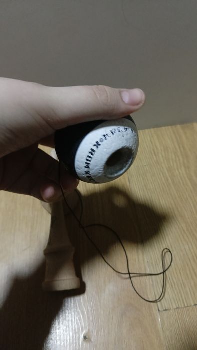 Kendama cu ken x si tama krom pop semnata de davide si vilau locul 3