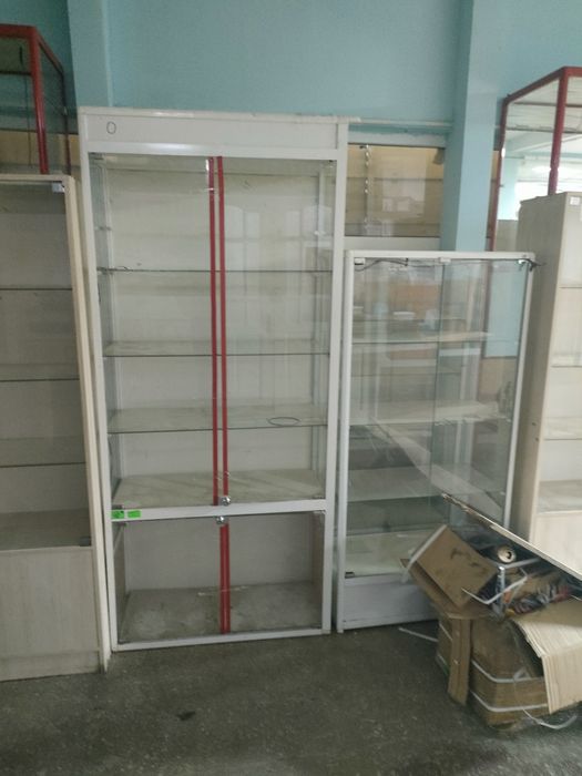 Продам стеклянные витрины