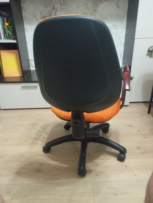 Продам офисное кресло