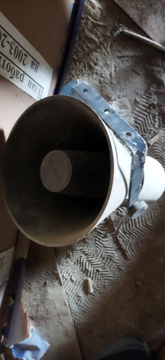 Громкоговорители  .рупоры  динамики на столбы.