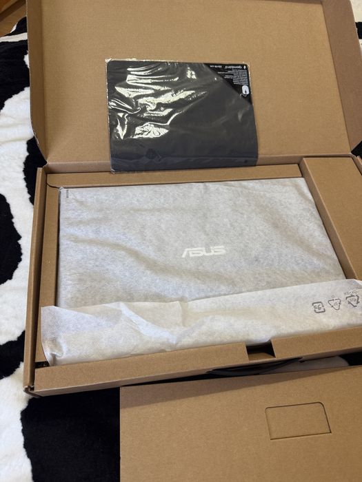Laptop nou Asus M509DA