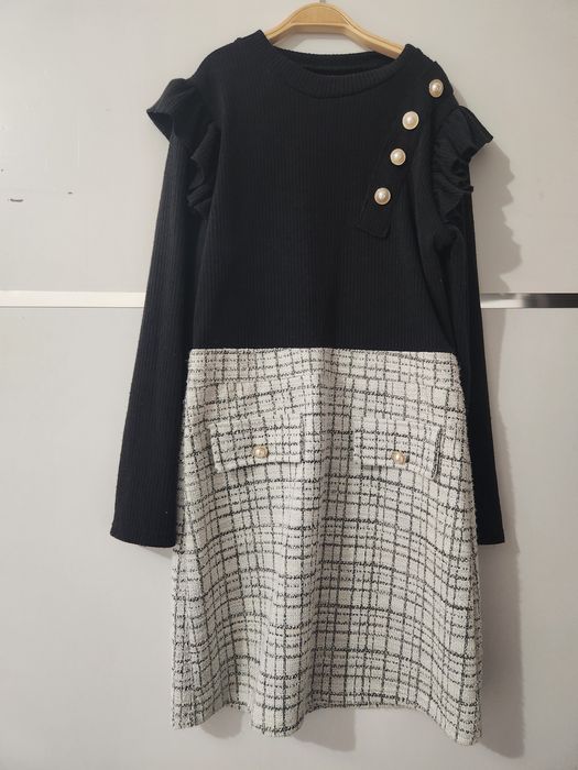 Детска рокля, подходяща за официален случай