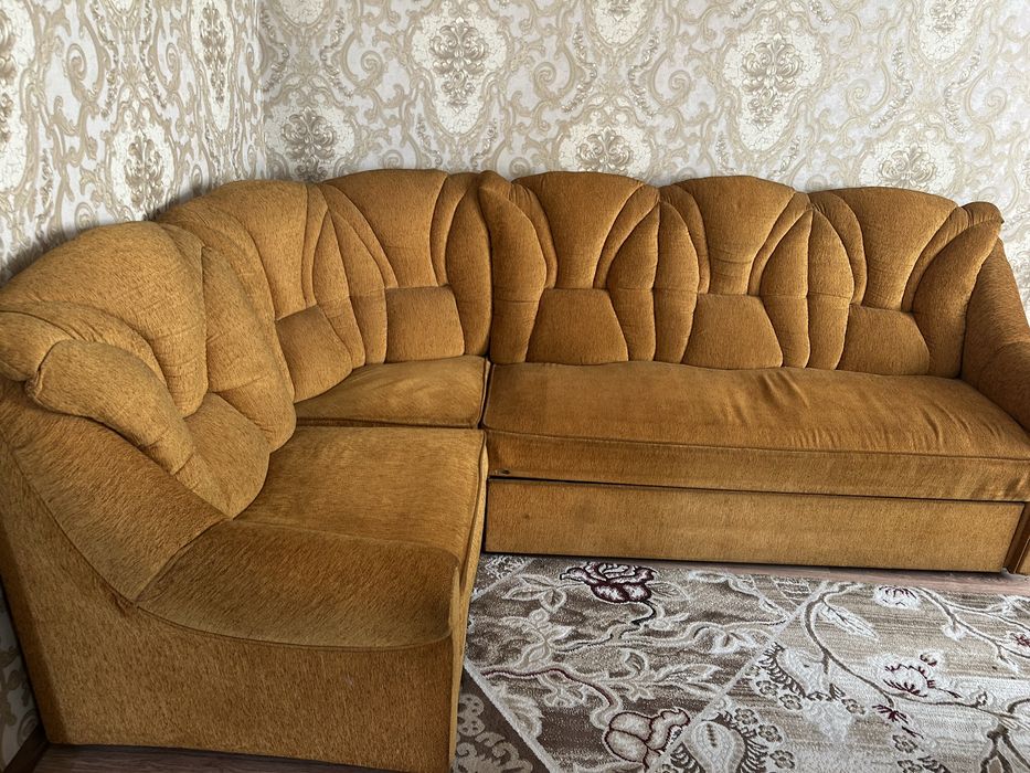 Продам диван с креслом