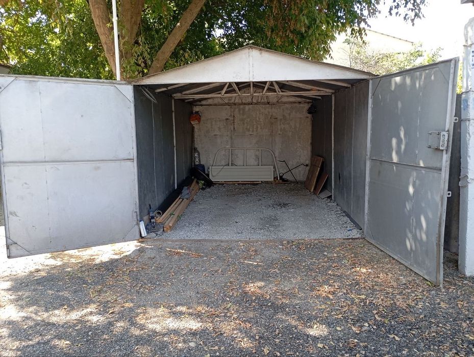 Гараж сотилади срочний