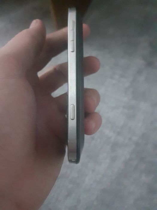 Telefon blackberry 9900-ca nou