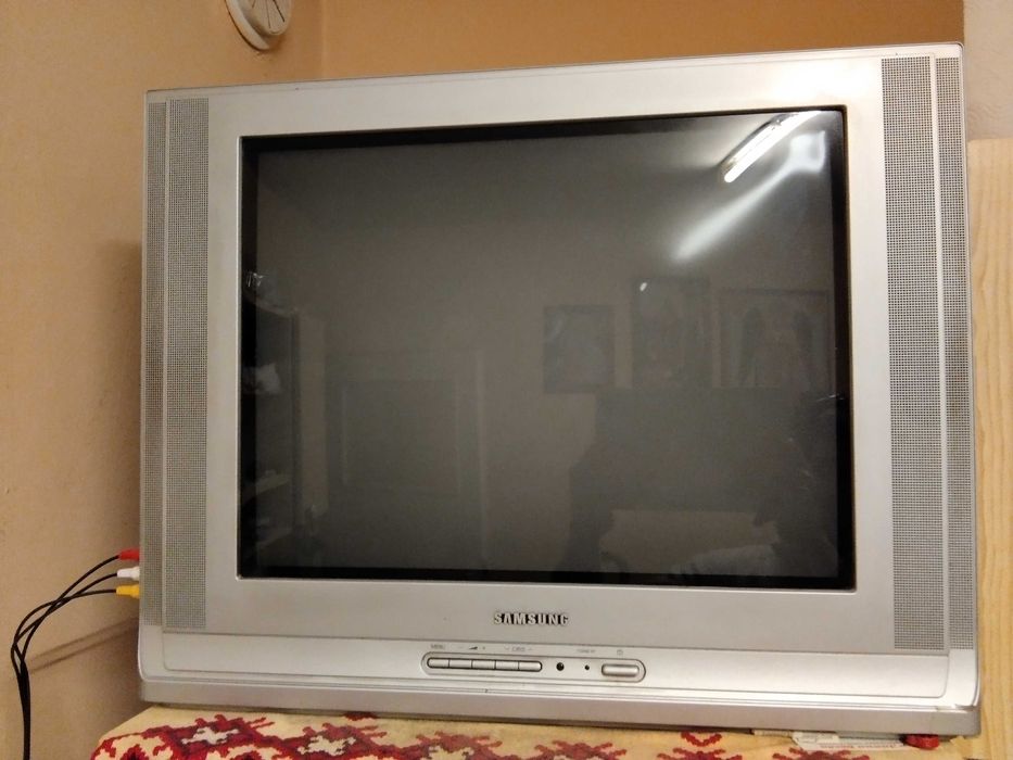 Телевизор samsung