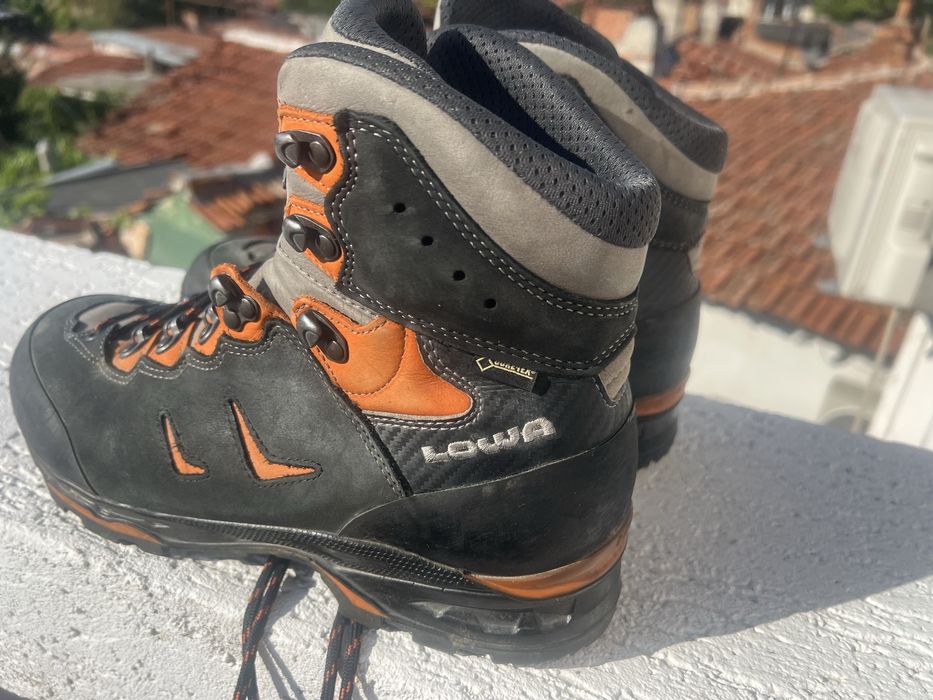 Lowa 42.5 Gore-Tex Vibram