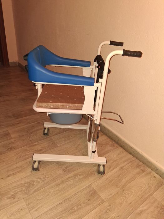 Хидравличен инвалиден стол