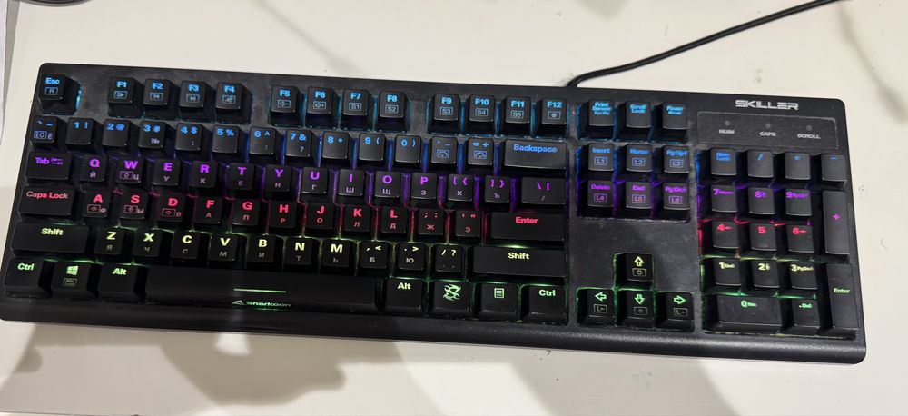 Игровая клавиатура: Sharkoon Skiller с подстветкой