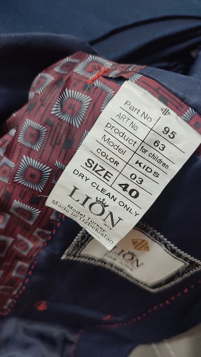 Продам костюм тройку