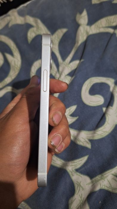 Iphone 12 ideal holatda