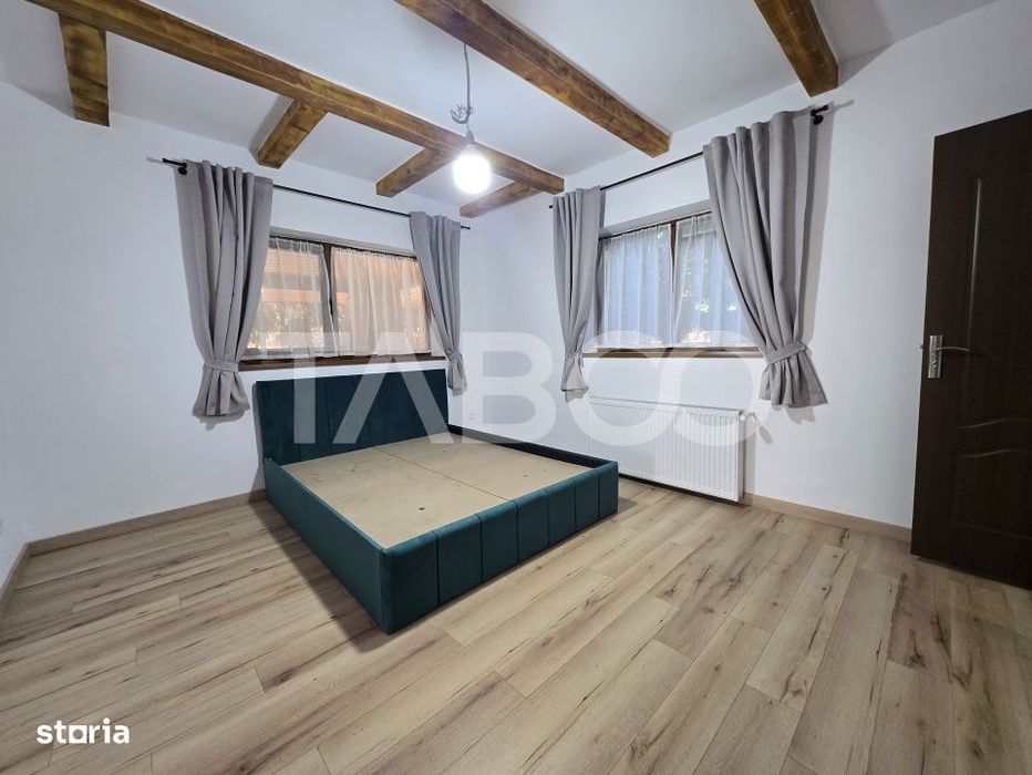 Casa de vacanta noua de vanzare 278 mp curte 855mp Valea Avrigului