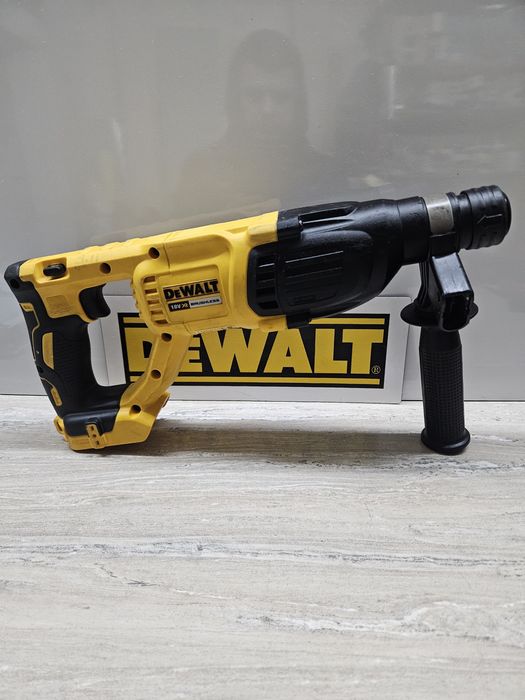 Dewalt Перфоратор DCH033 18V.