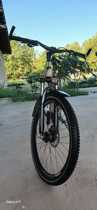 Drongo tog' velosipedi - juda yaxshi holatda, yangi shinalar + sovg'a