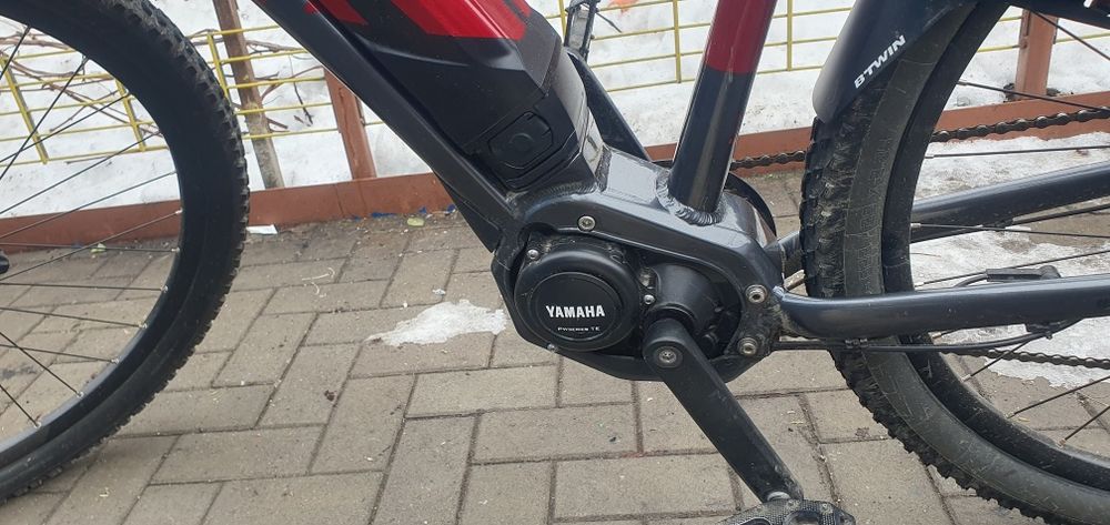 Vând bicicleta electrica RAYMON urgent  nu are niciun defect .