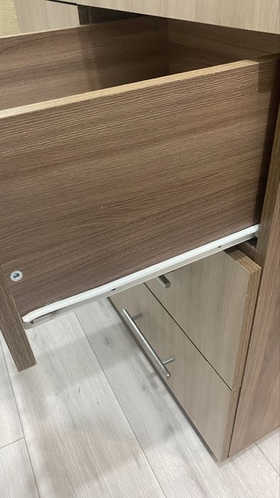 Продам комод с зеркалом