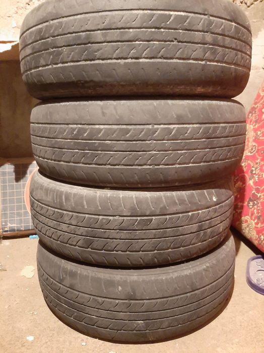 Прдается шины всесезонные 14 в среднем состоянии